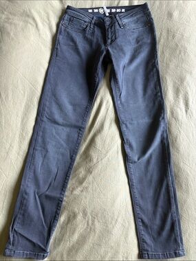 Earnest Sewn Harlan Skinny - NWT- Straight Women’s Jeans in Dark Navy